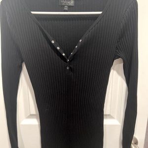 Black ribbed dress with snaps